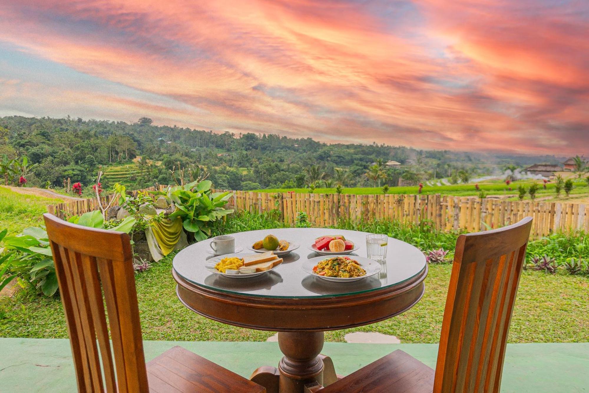 Santya Loka Lodge & Twin Waterfall Jatiluwih Esterno foto